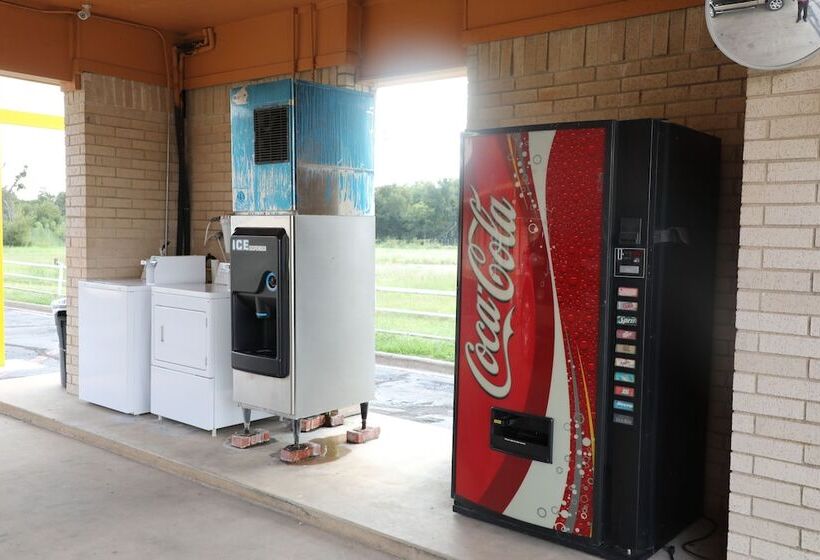 בית מלון כפרי Budget Inn