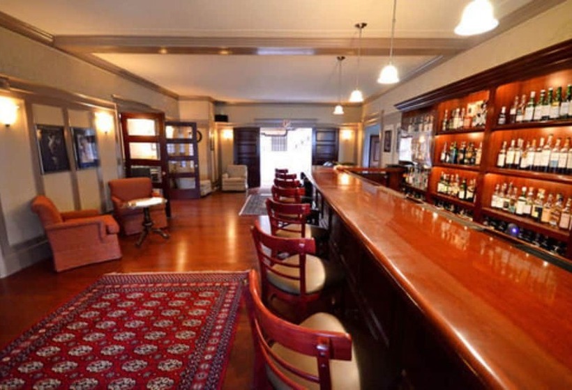 فندق Gateways Inn & Restaurant