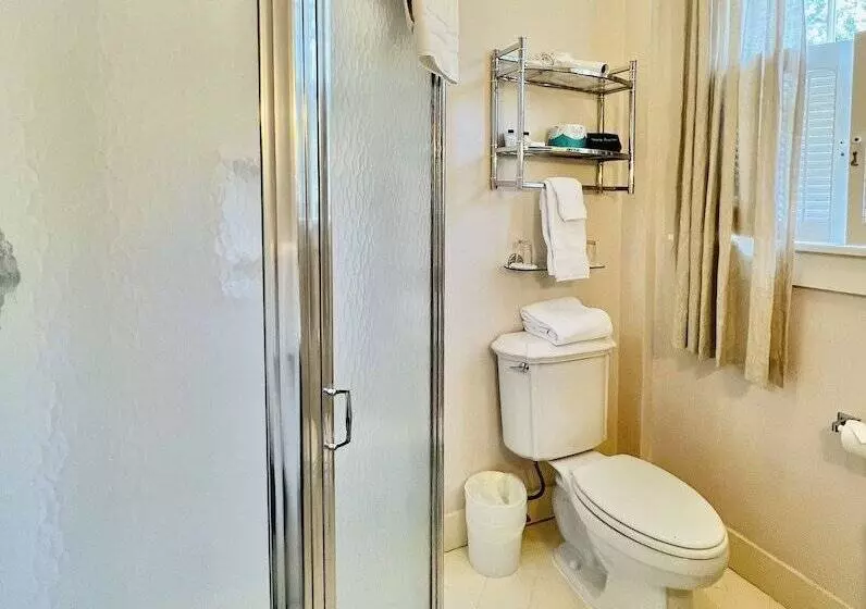 Hotel Gateways Inn & Restaurant