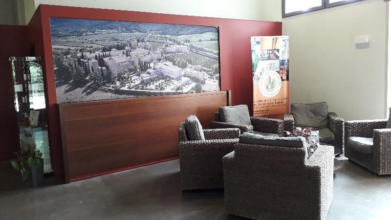 هتل Hostatgeria De Poblet