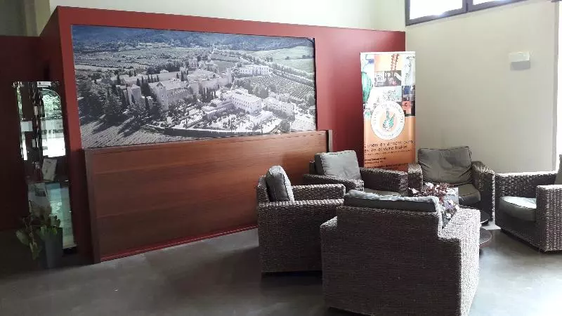 فندق Hostatgeria De Poblet