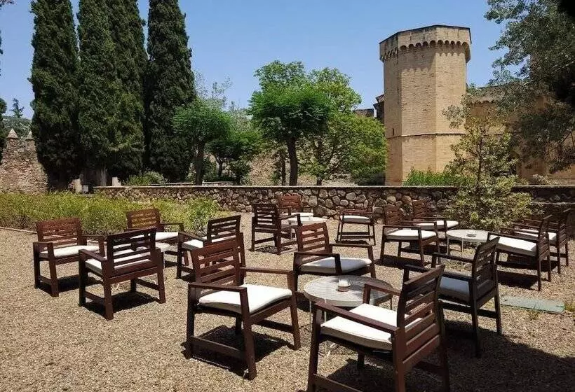 فندق Hostatgeria De Poblet