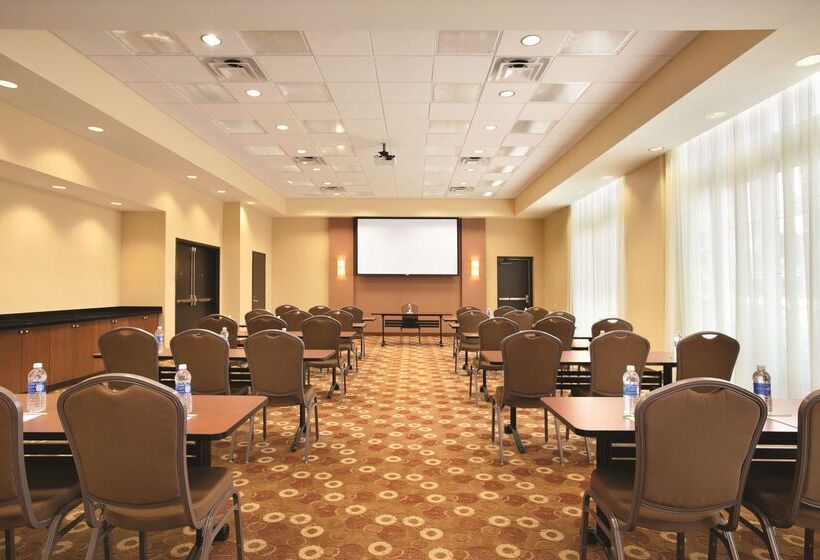 Отель Hyatt Place Riverside Downtown