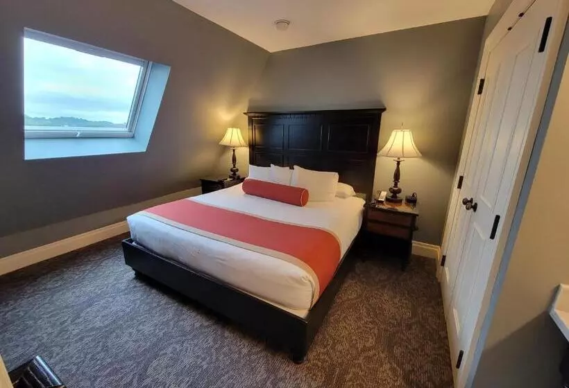 Отель Mansions On Fifth