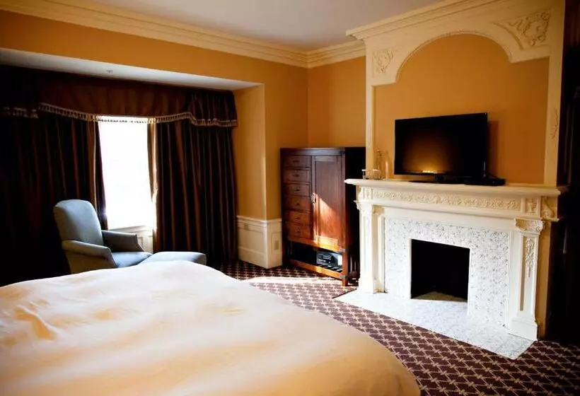 Отель Mansions On Fifth