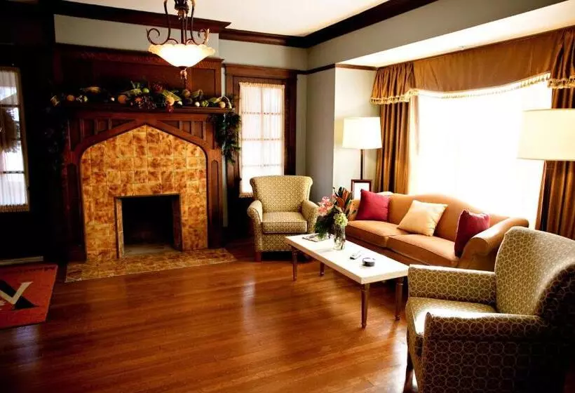 Отель Mansions On Fifth