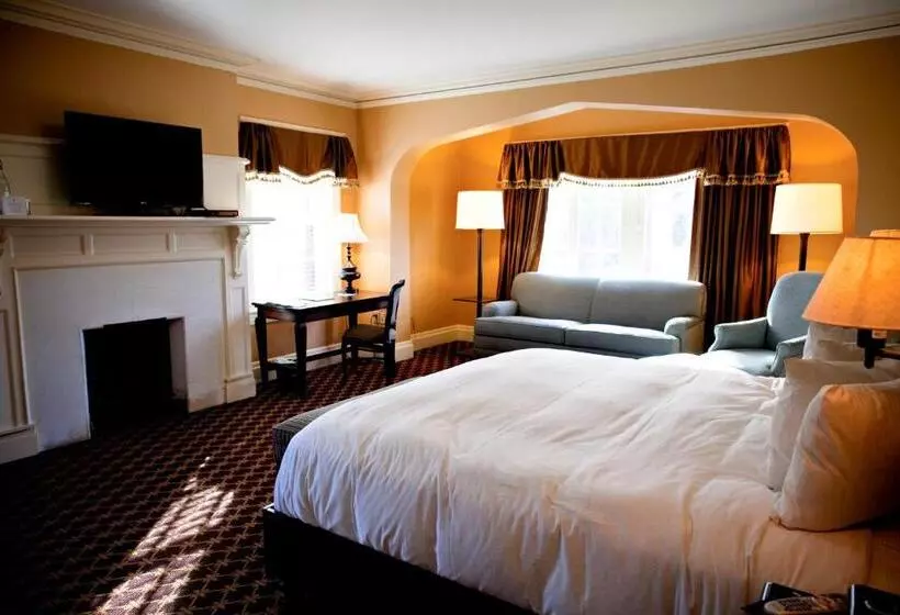 Отель Mansions On Fifth