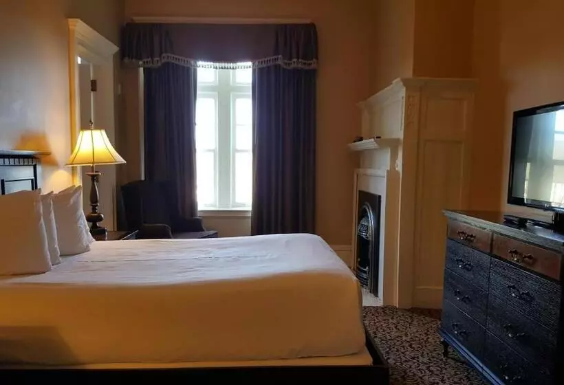 Отель Mansions On Fifth