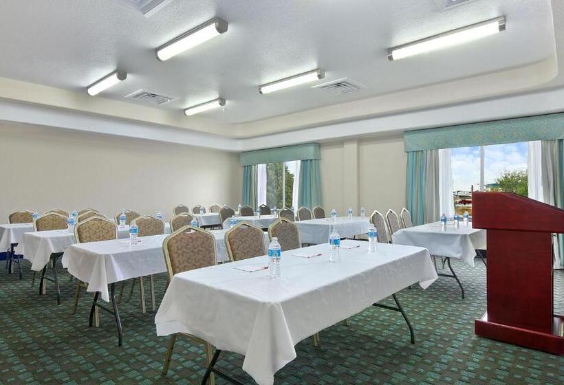 Hotel Ramada By Wyndham South Waco