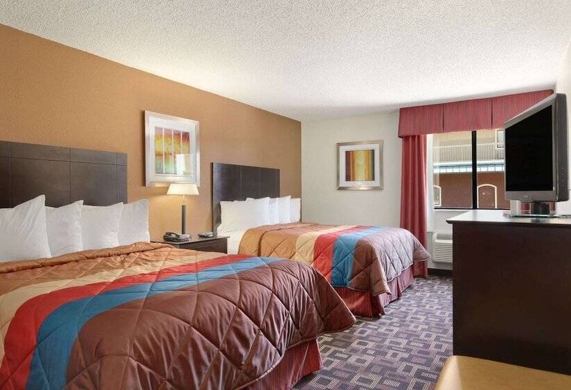 בית מלון כפרי Ramada By Wyndham Tulsa