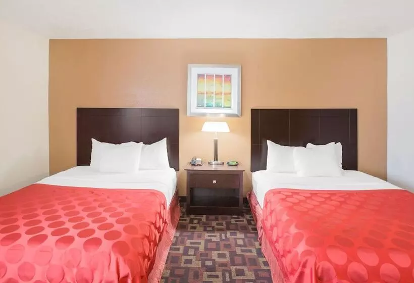 호텔 Ramada By Wyndham Tulsa