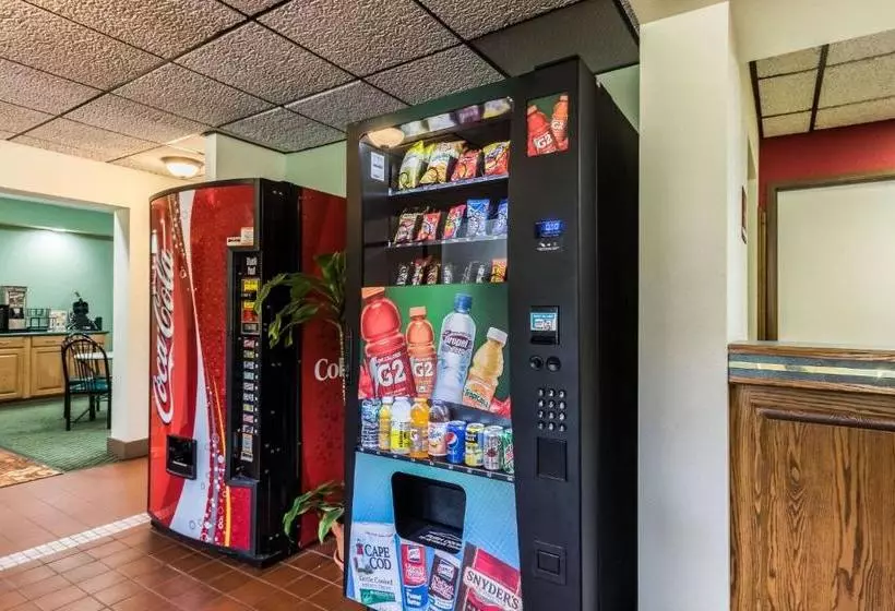 ホテル Red Carpet Inn