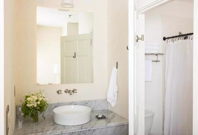 ホテル The Litchfield Inn