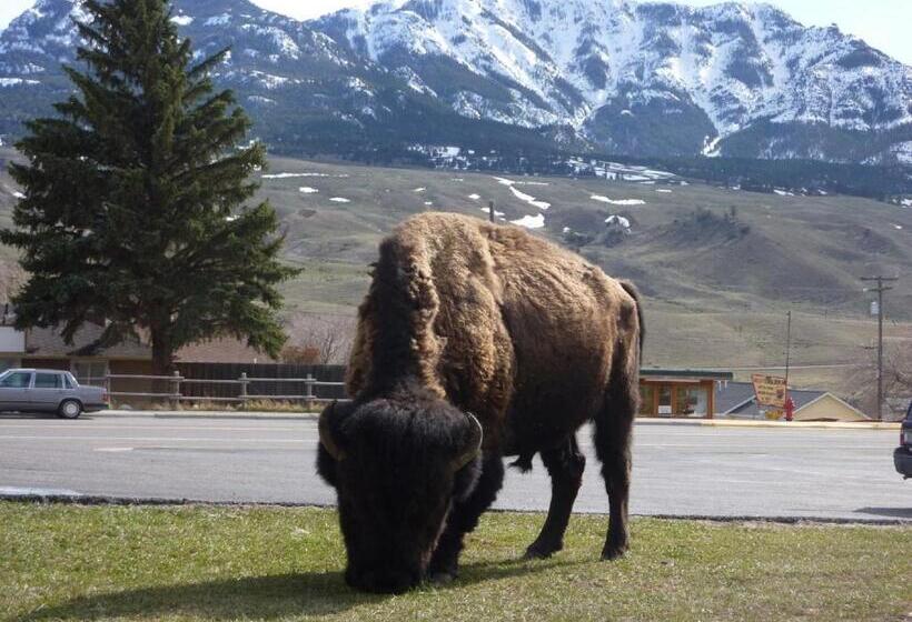 בית מלון כפרי Yellowstone Gateway Inn