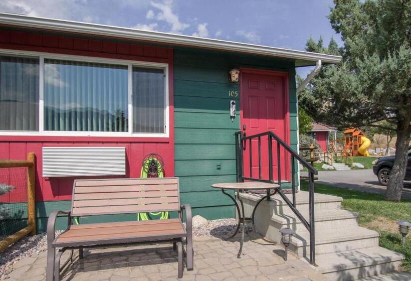 בית מלון כפרי Yellowstone Gateway Inn