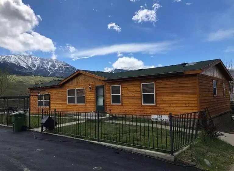 בית מלון כפרי Yellowstone Gateway Inn