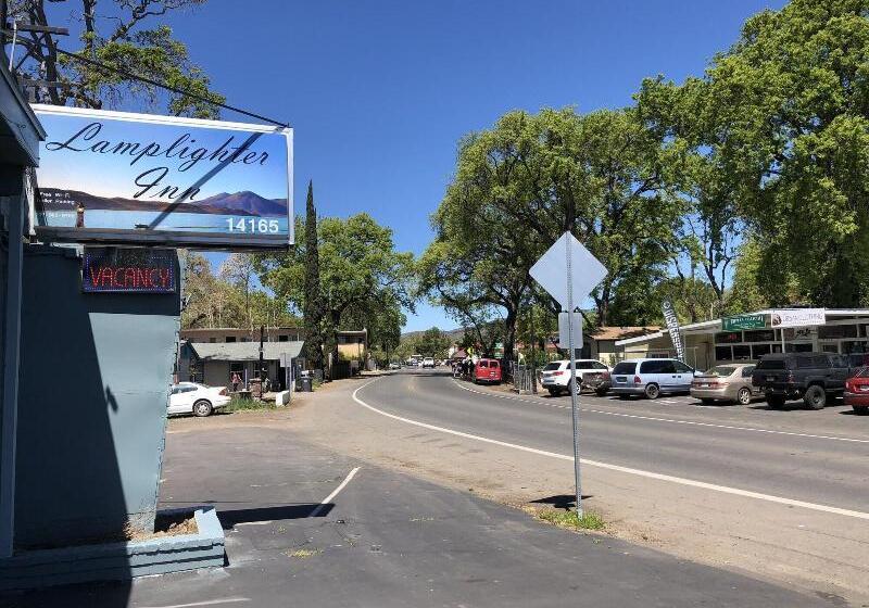 Lamplighter Motel Clearlake