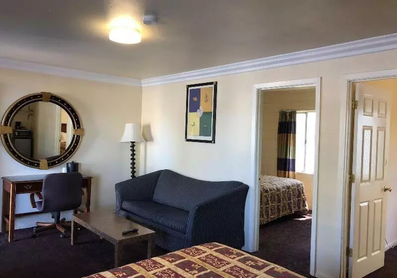 Lamplighter Motel Clearlake