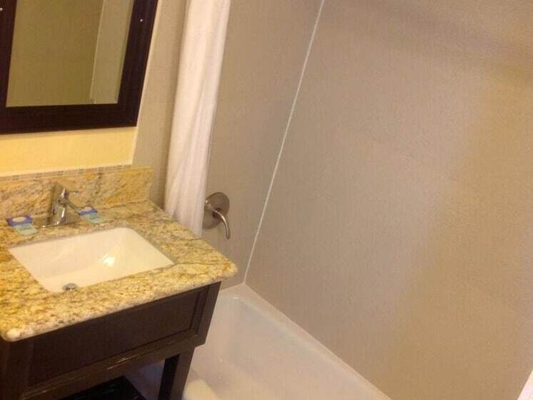 فندق على الطريق Bayshore Inn Ventura