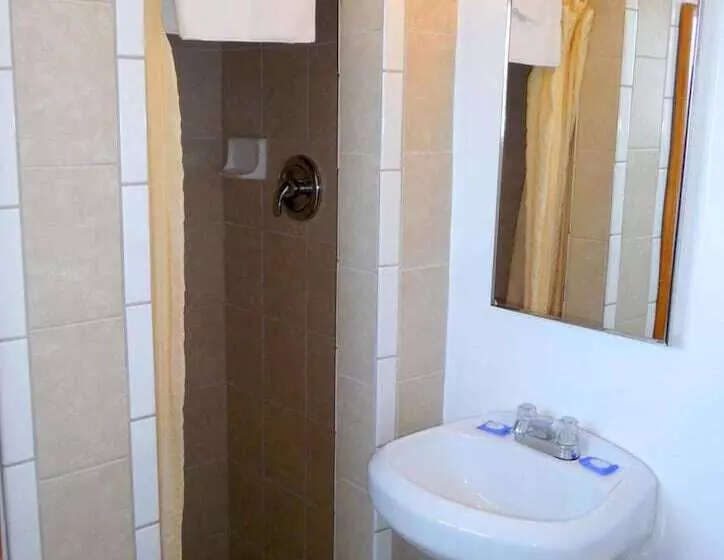 مُتل Bayshore Inn Ventura