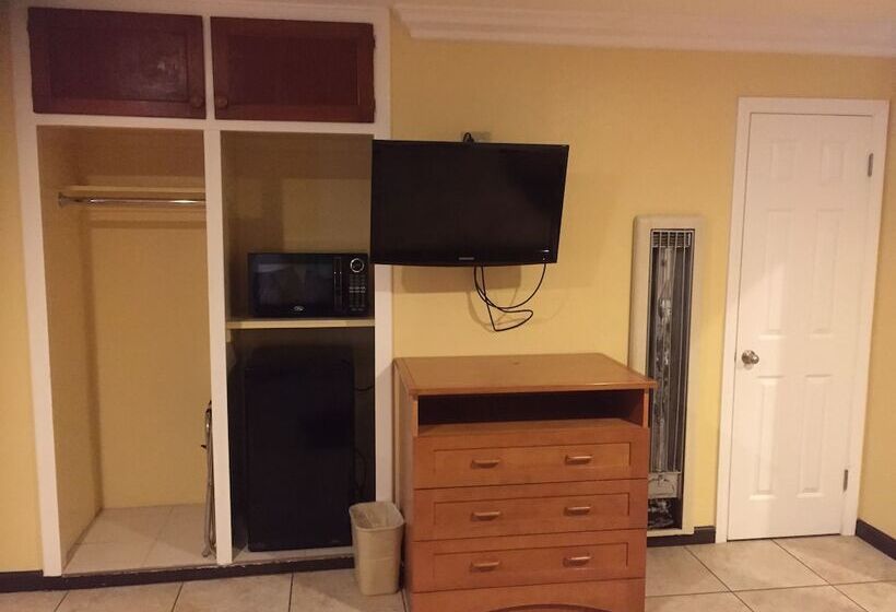 فندق على الطريق Bayshore Inn Ventura