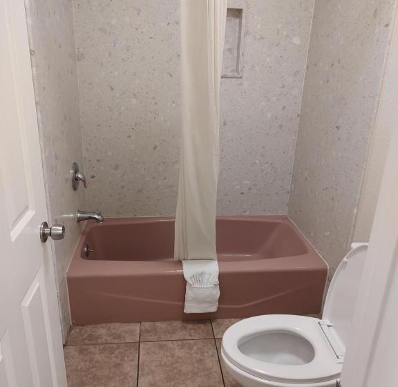 מוטל Economy Inn Richmond