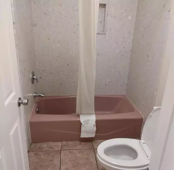 מוטל Economy Inn Richmond