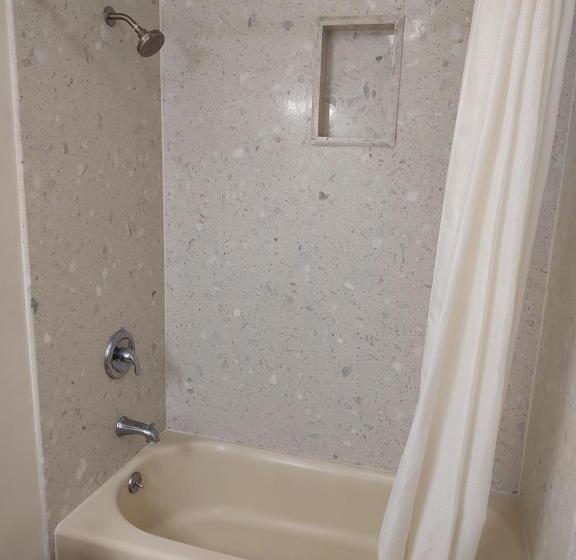 מוטל Economy Inn Richmond