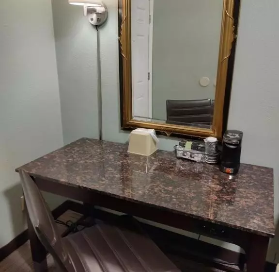 מוטל Economy Inn Richmond