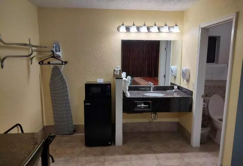 מוטל Economy Inn Richmond