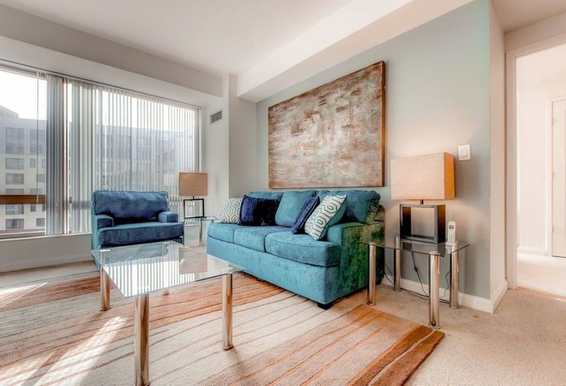 Oakwood At Third Square