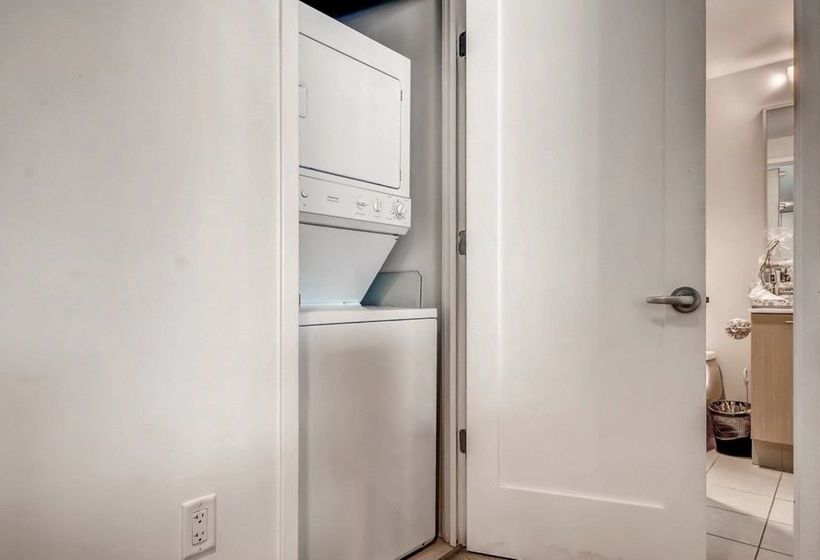 Oakwood At Third Square