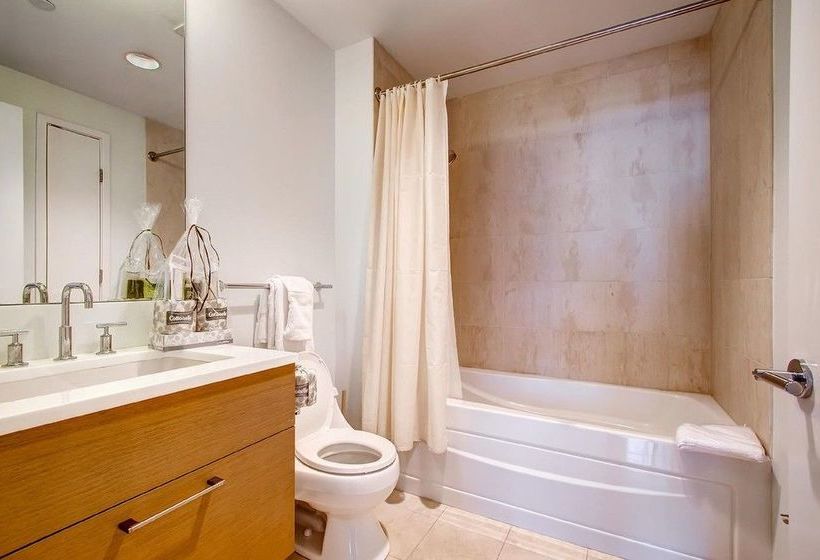 Oakwood At Third Square