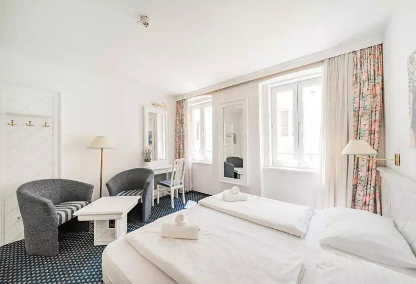 Self Check In Hotel Adlon