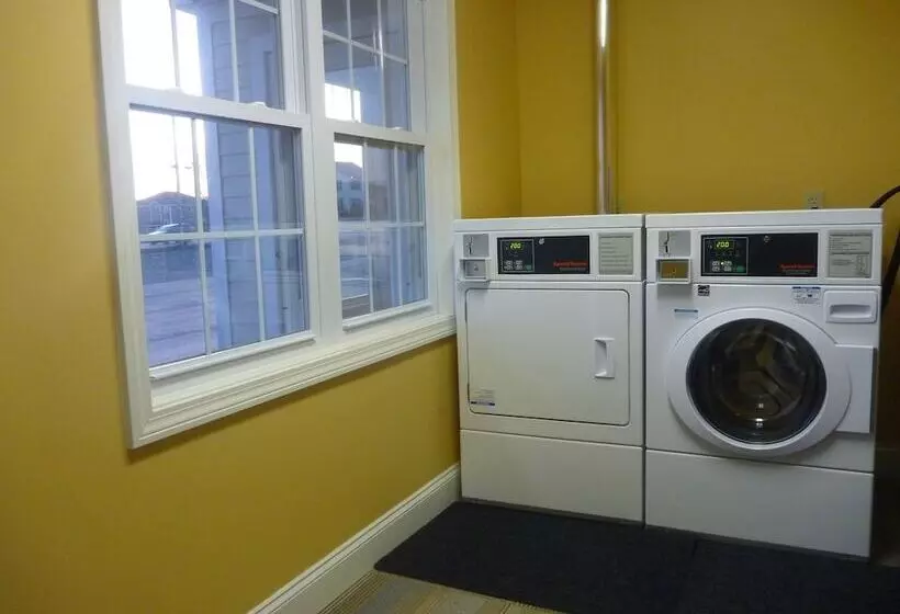 Yankee Clipper Motel