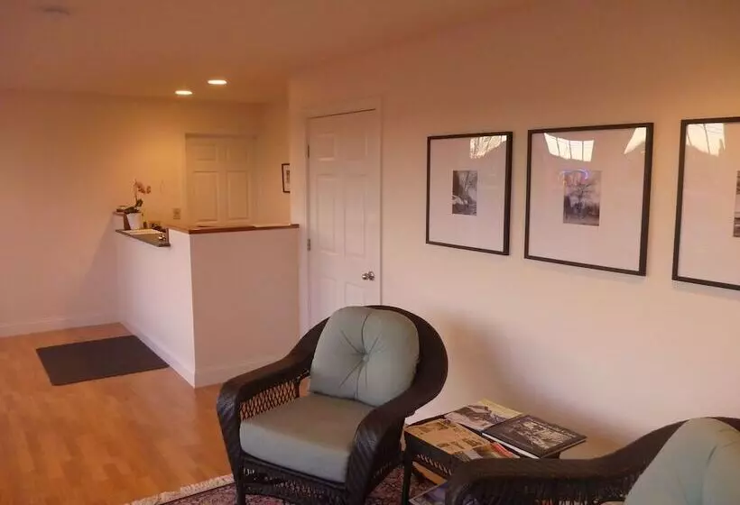 Yankee Clipper Motel