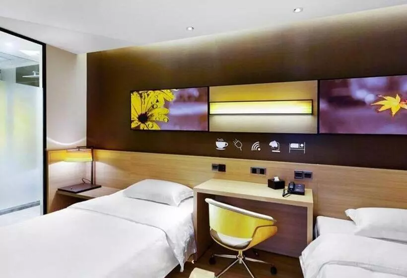 Hotelli 7 Days Premium Xinhua Train Station Square Branch