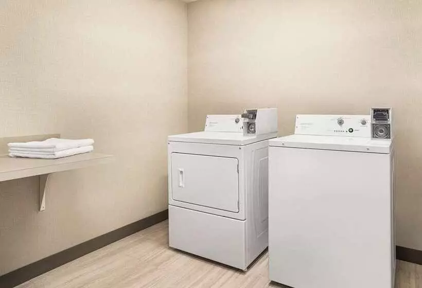 هتل Hampton Inn & Suites Miami Kendall