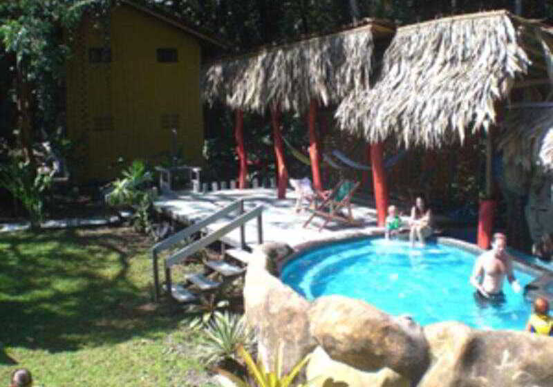 בית מלון כפרי Cariblue Beach and Jungle Resort