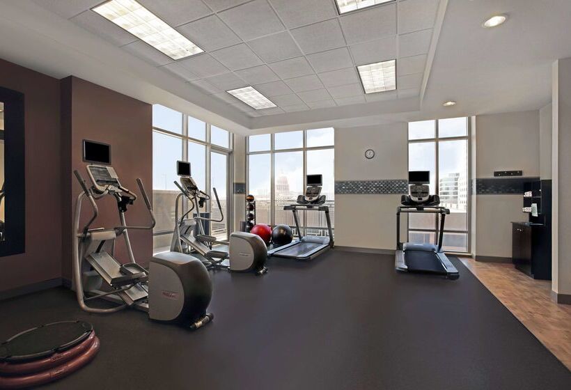 Hampton Inn & Suites Austin @ The University/capitol
