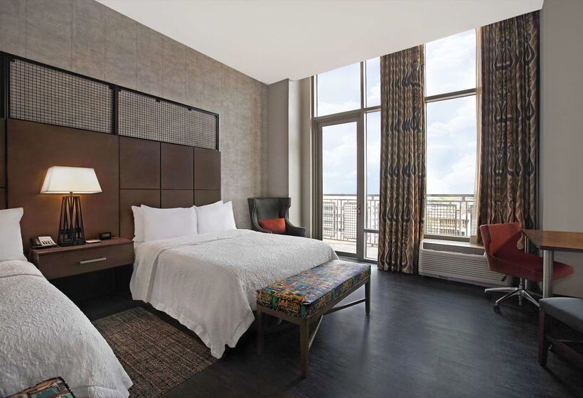 Hampton Inn & Suites Austin @ The University/capitol