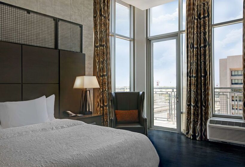 Hampton Inn & Suites Austin @ The University/capitol