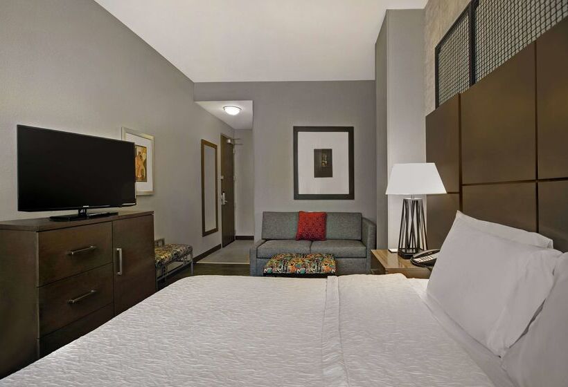 Hampton Inn & Suites Austin @ The University/capitol