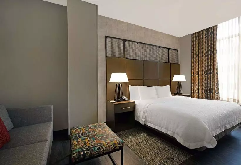 Hampton Inn & Suites Austin @ The University/capitol