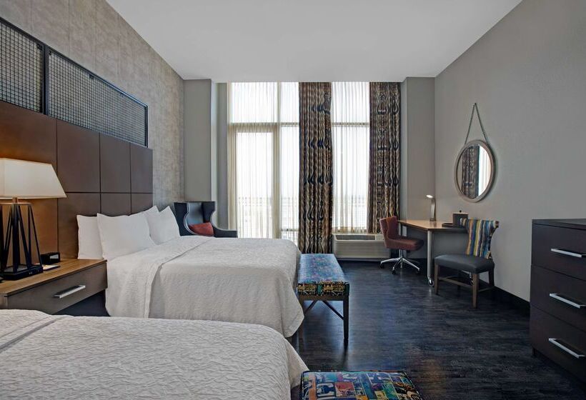 Hampton Inn & Suites Austin @ The University/capitol