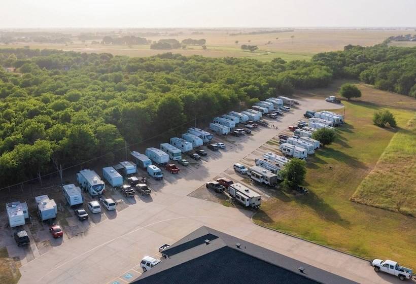 Atria Hotel And Rv Mcgregor