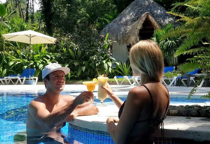 בית מלון כפרי Cariblue Beach and Jungle Resort