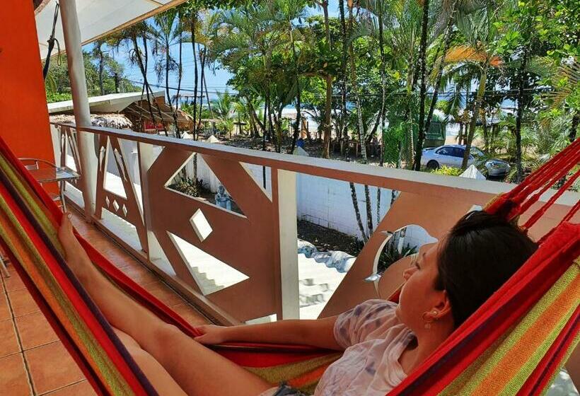 בית מלון כפרי Cariblue Beach and Jungle Resort