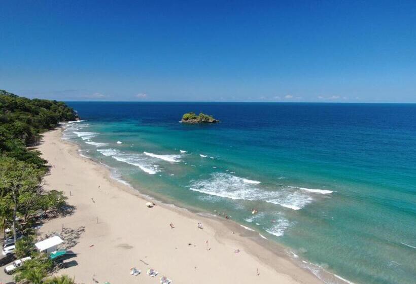 בית מלון כפרי Cariblue Beach and Jungle Resort