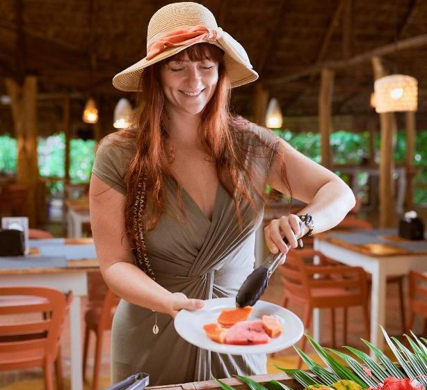 בית מלון כפרי Cariblue Beach and Jungle Resort